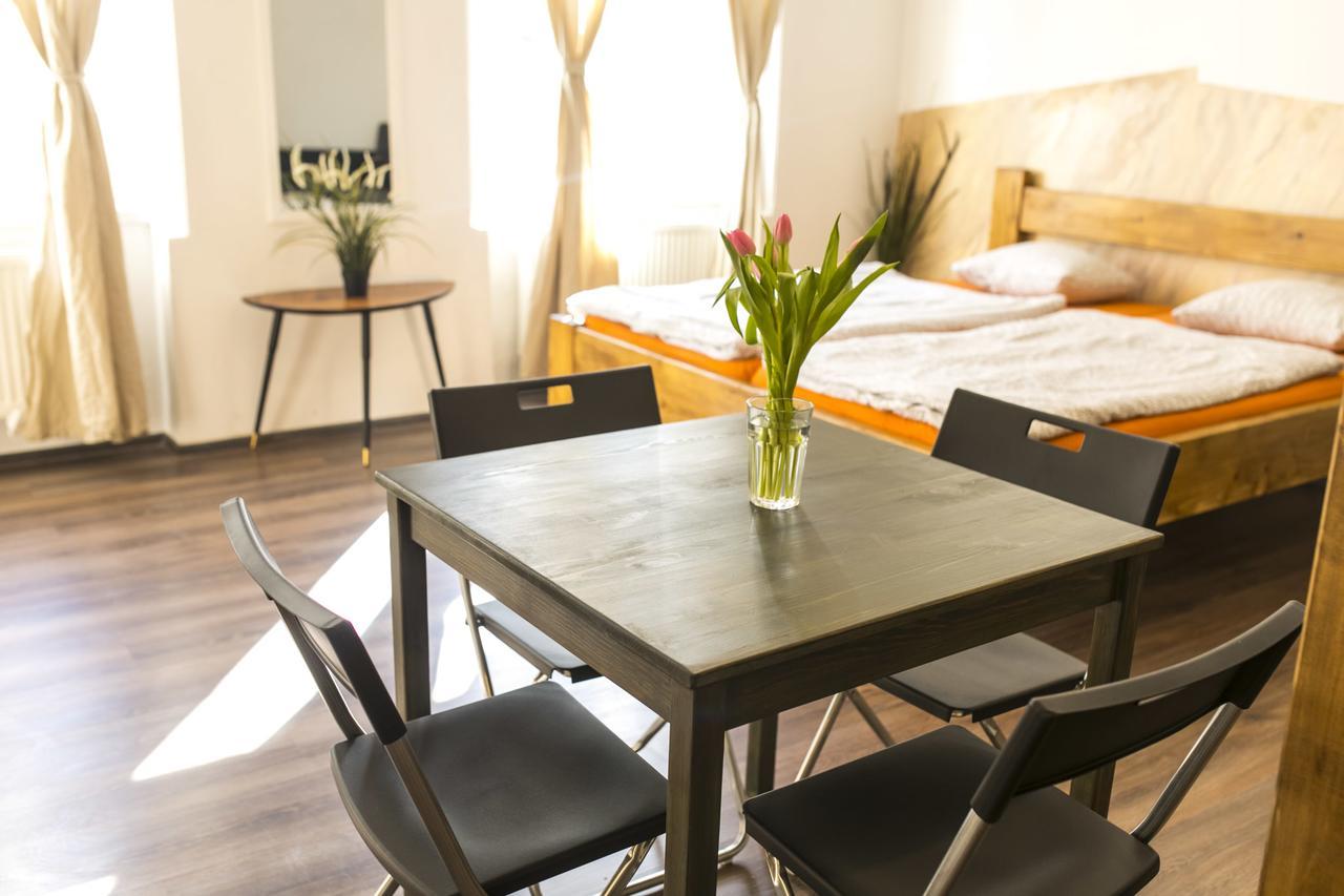 Freedom Rooms & Apartments プラハ エクステリア 写真