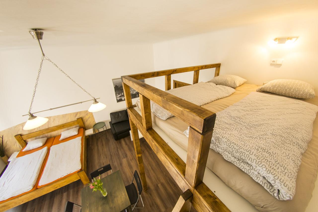 Freedom Rooms & Apartments プラハ エクステリア 写真