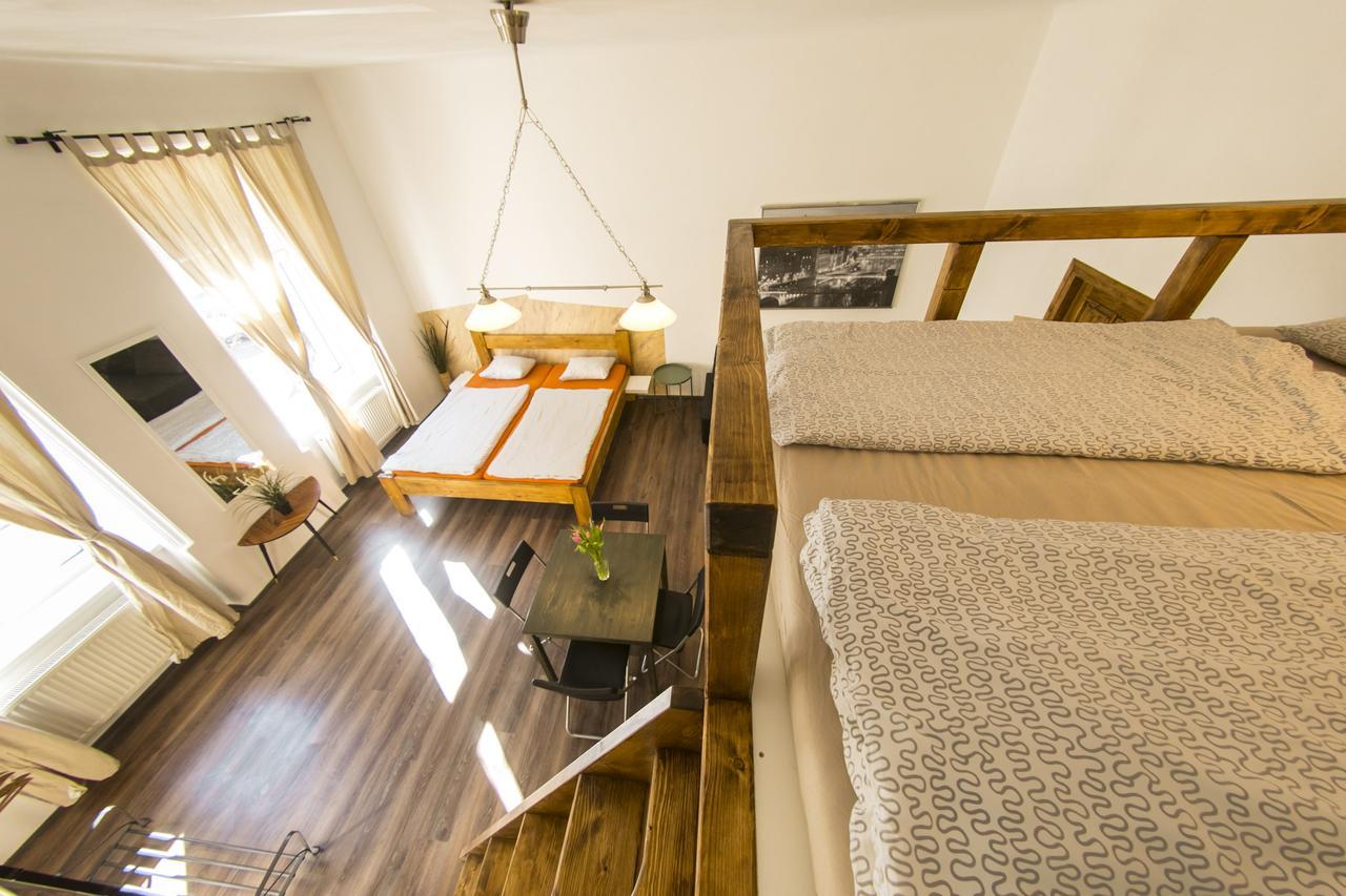 Freedom Rooms & Apartments プラハ エクステリア 写真